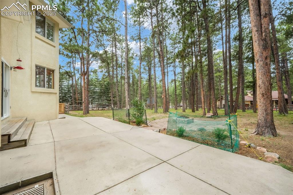 Image 46 of 50: Patio