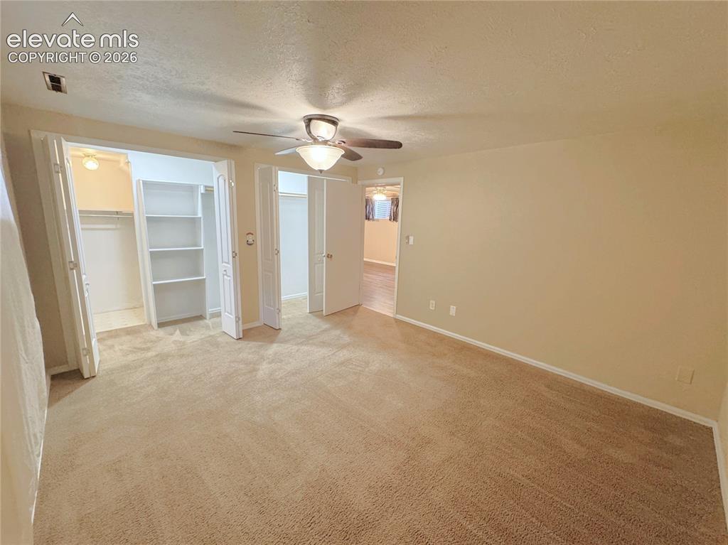 Image 21 of 42: Bedroom