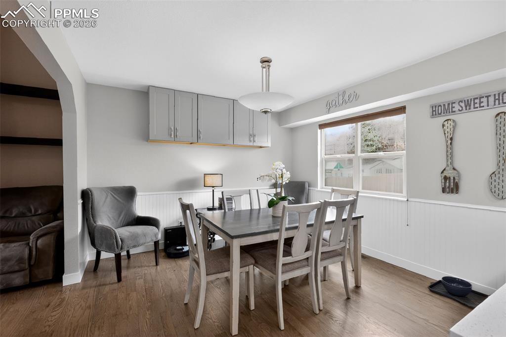 Image 11 of 31: Dining Area