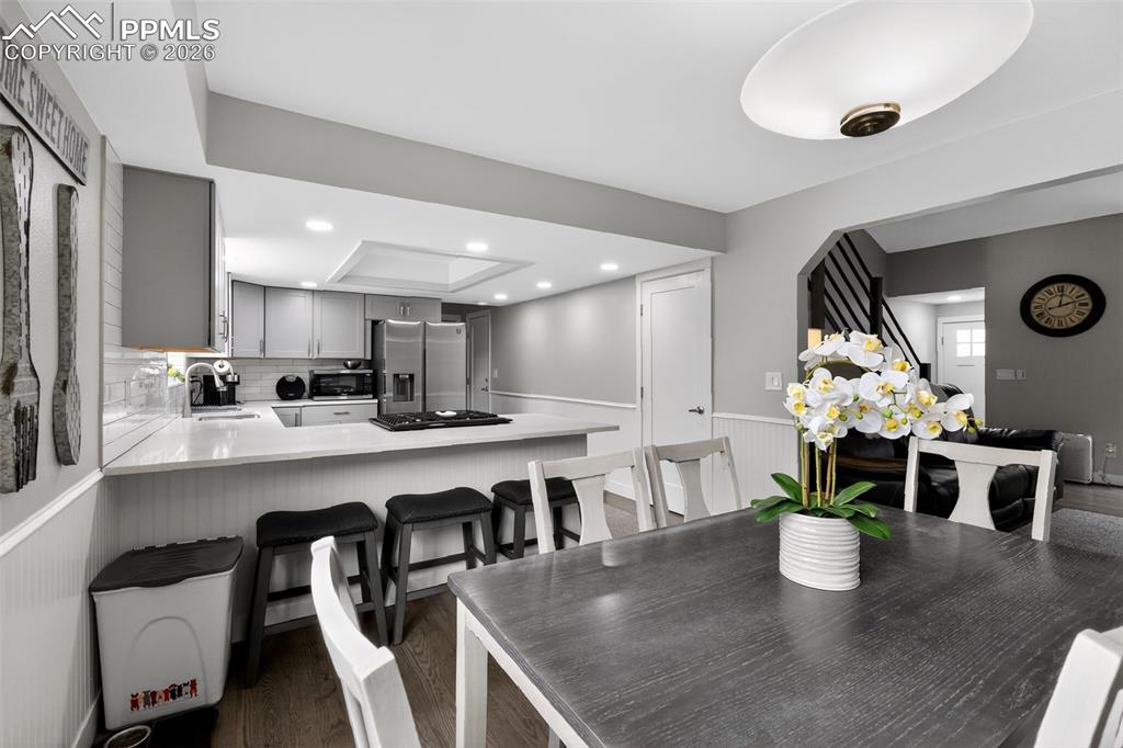 Image 12 of 31: Dining Area