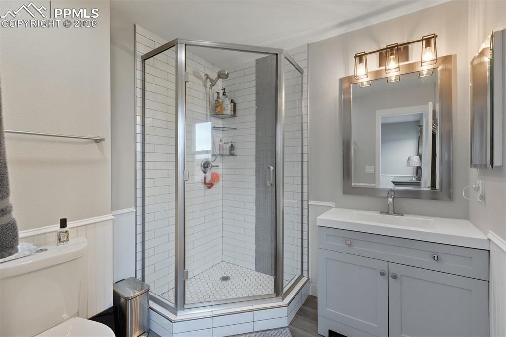 Image 24 of 31: Bathroom