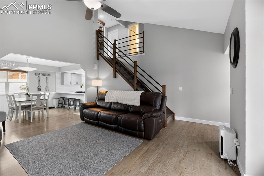 Image 4 of 31: Living Room