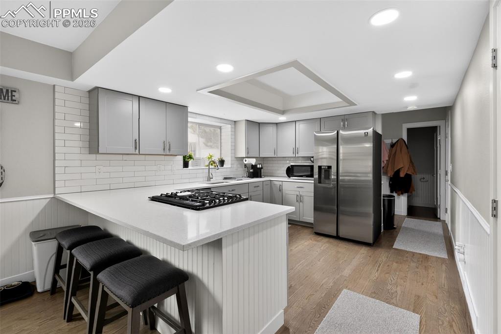 Image 9 of 31: Kitchen