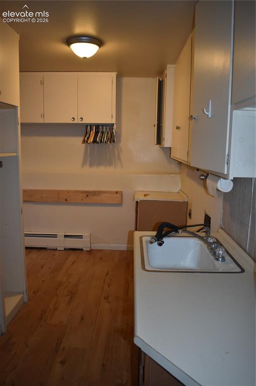 Image 6 of 33: Kitchen