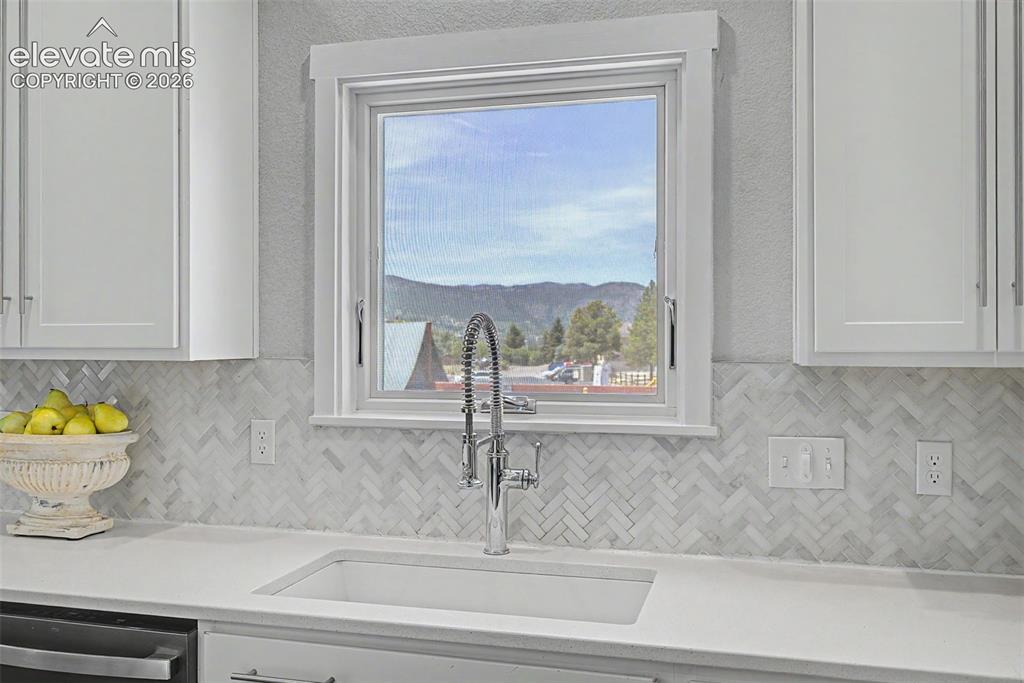 Image 11 of 40: ... and Front Range Views. 