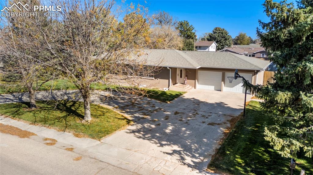 Image 9 of 36: Front of Structure