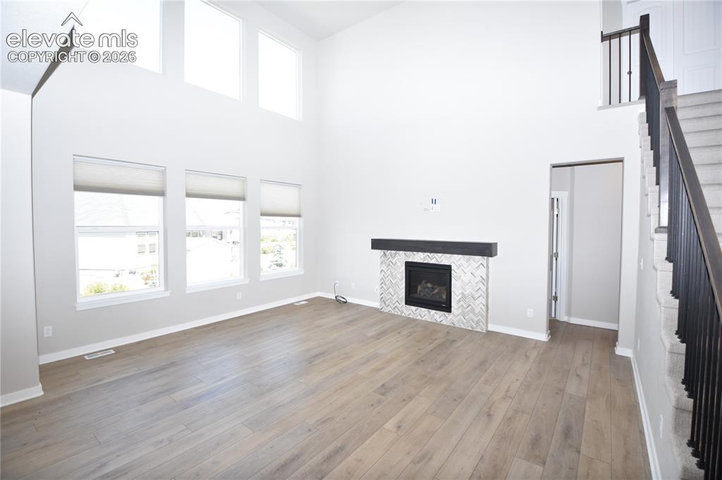 Image 13 of 40: Living Room
