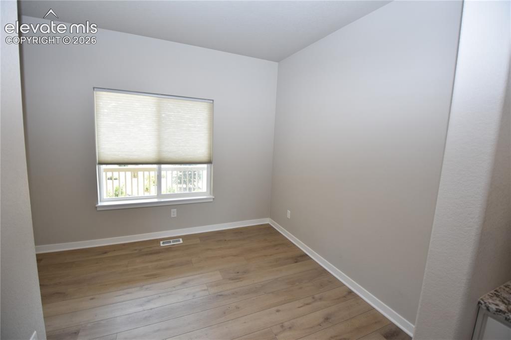 Image 18 of 40: Dining Room