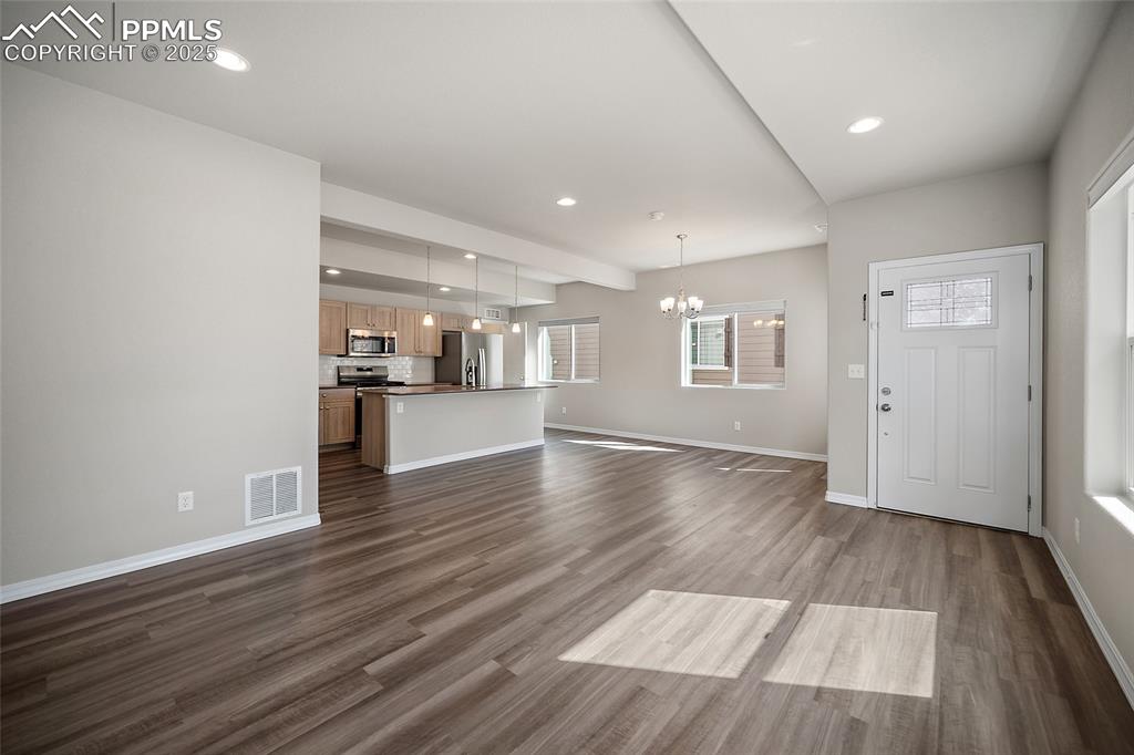 Image 8 of 25: Living Room