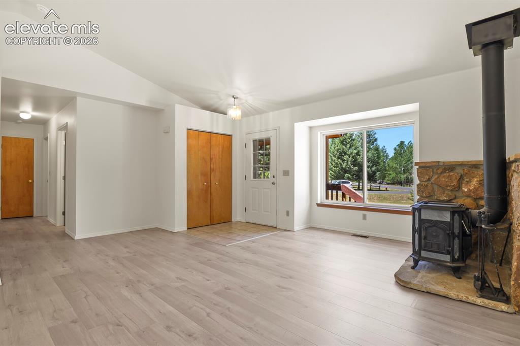 Image 14 of 40: Living Room
