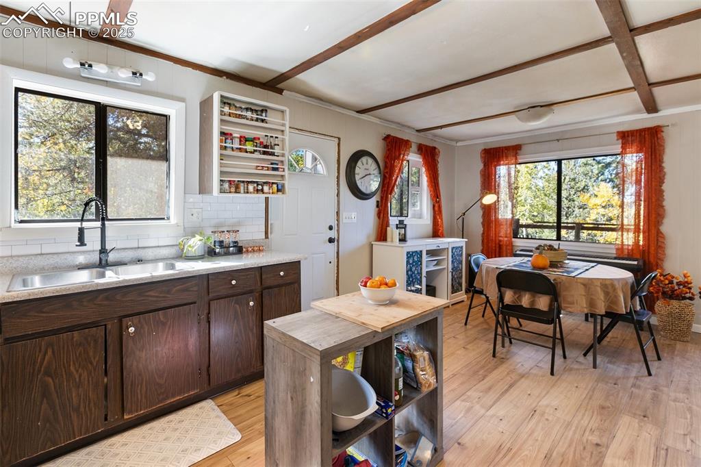 Image 12 of 35: Kitchen