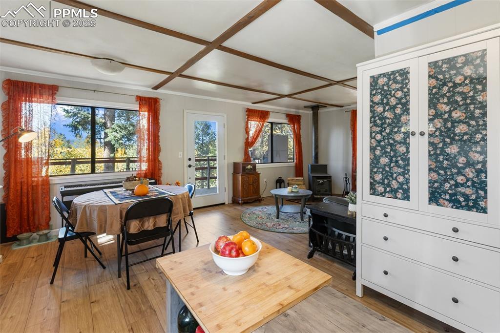 Image 15 of 35: Dining Area