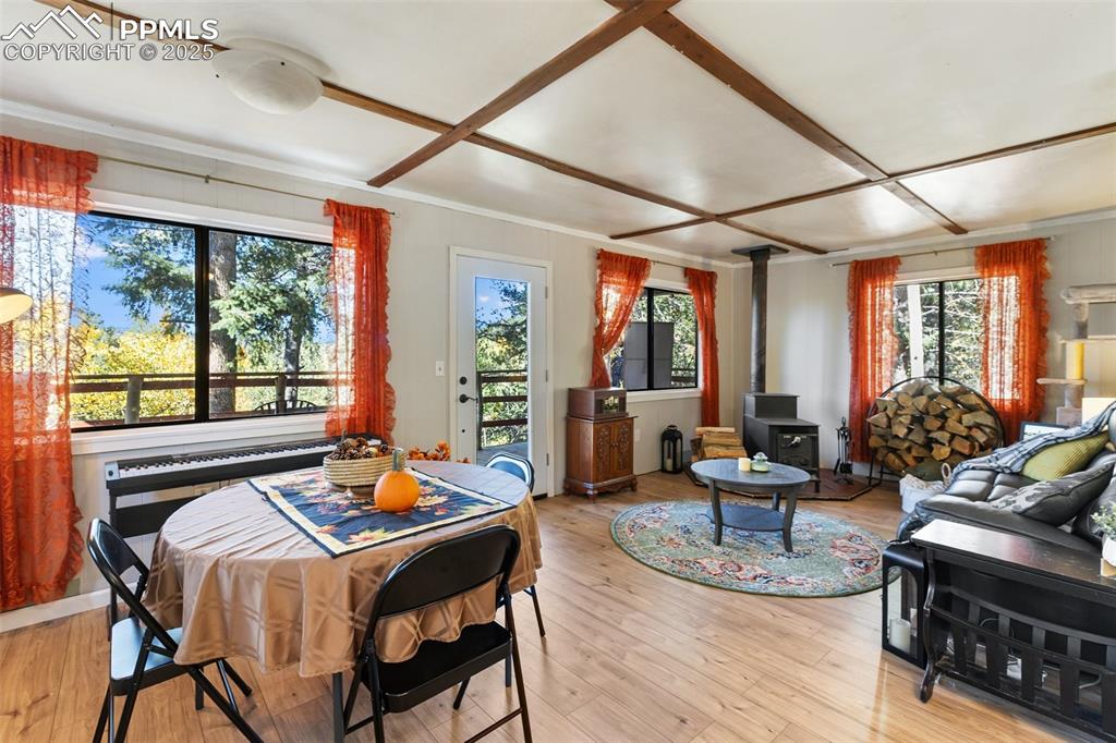 Image 7 of 35: Dining Area