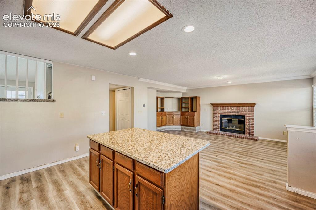Image 8 of 18: Kitchen