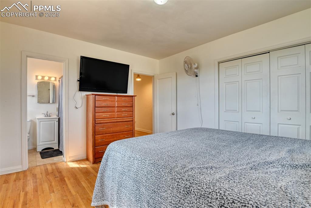 Image 27 of 39: Bedroom