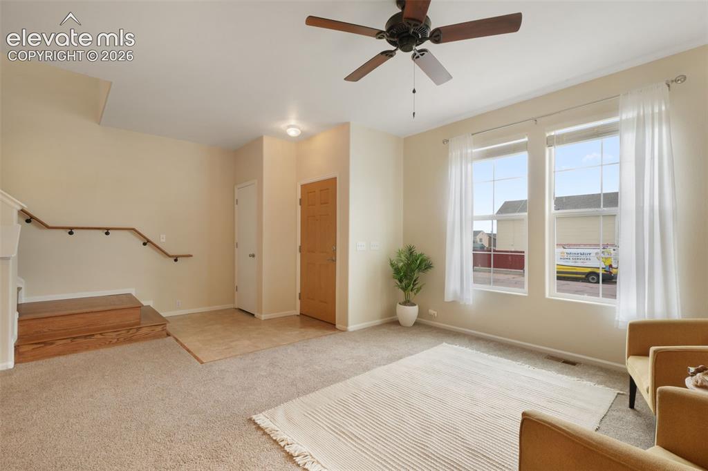 Image 10 of 50: Sitting Room
