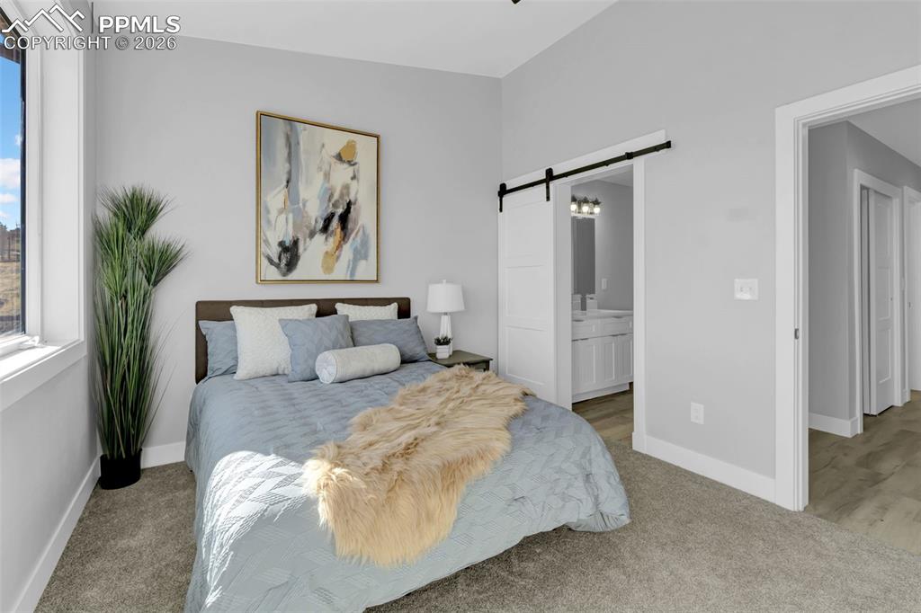 Image 13 of 19: Bedroom