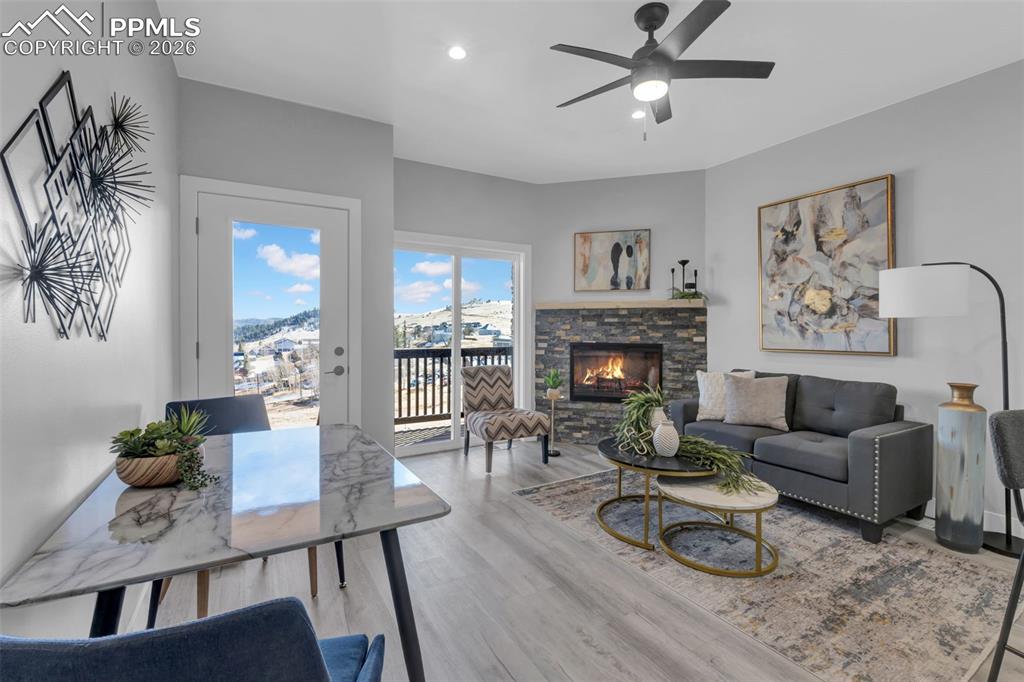 Image 6 of 19: Living Room