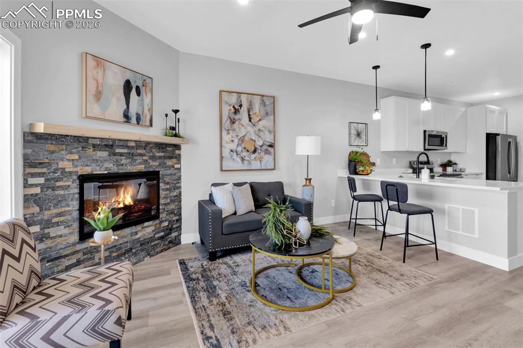 Image 7 of 19: Living Room