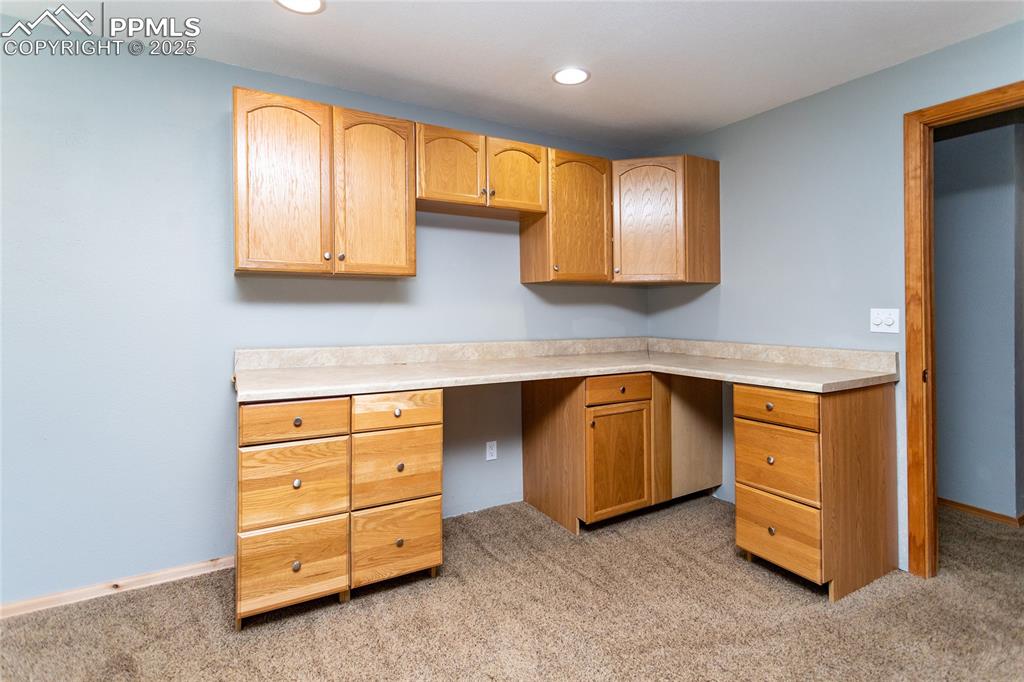 Image 38 of 47: Kitchen