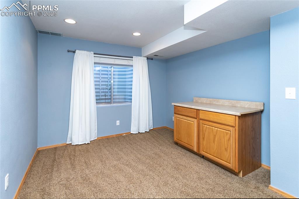 Image 40 of 47: Kitchen