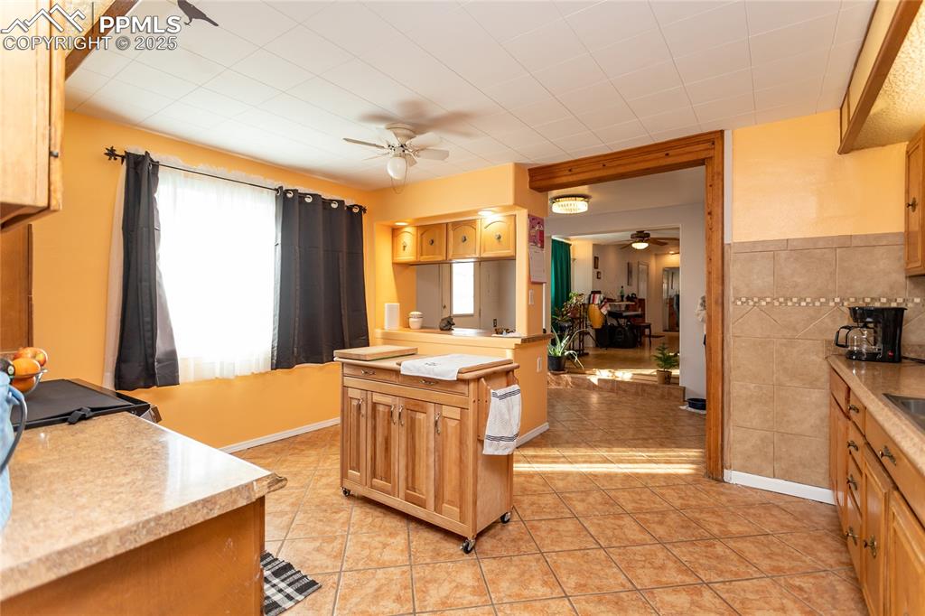 Image 12 of 34: Kitchen