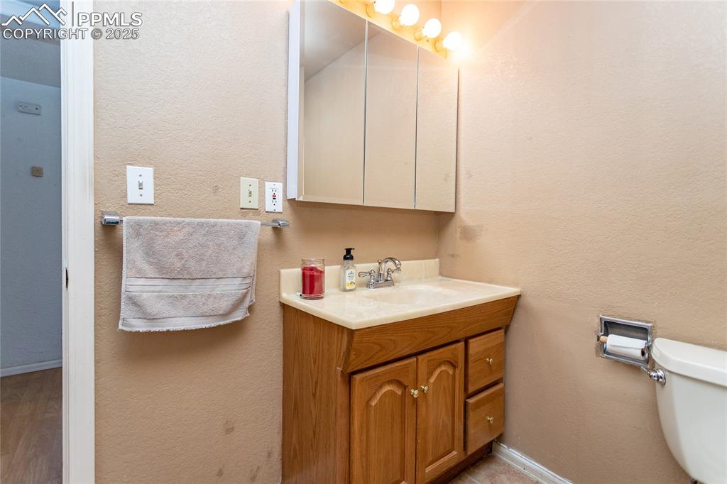 Image 28 of 34: Bathroom