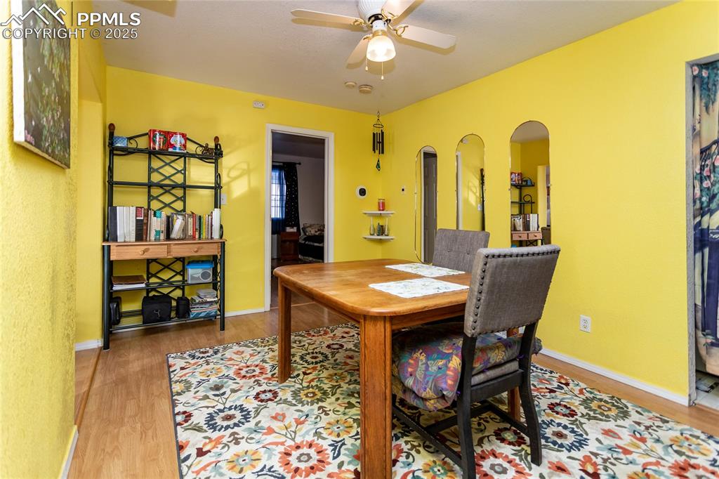 Image 9 of 34: Dining Area