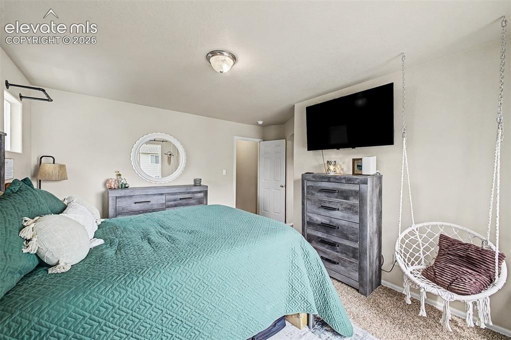 Image 15 of 28: Bedroom