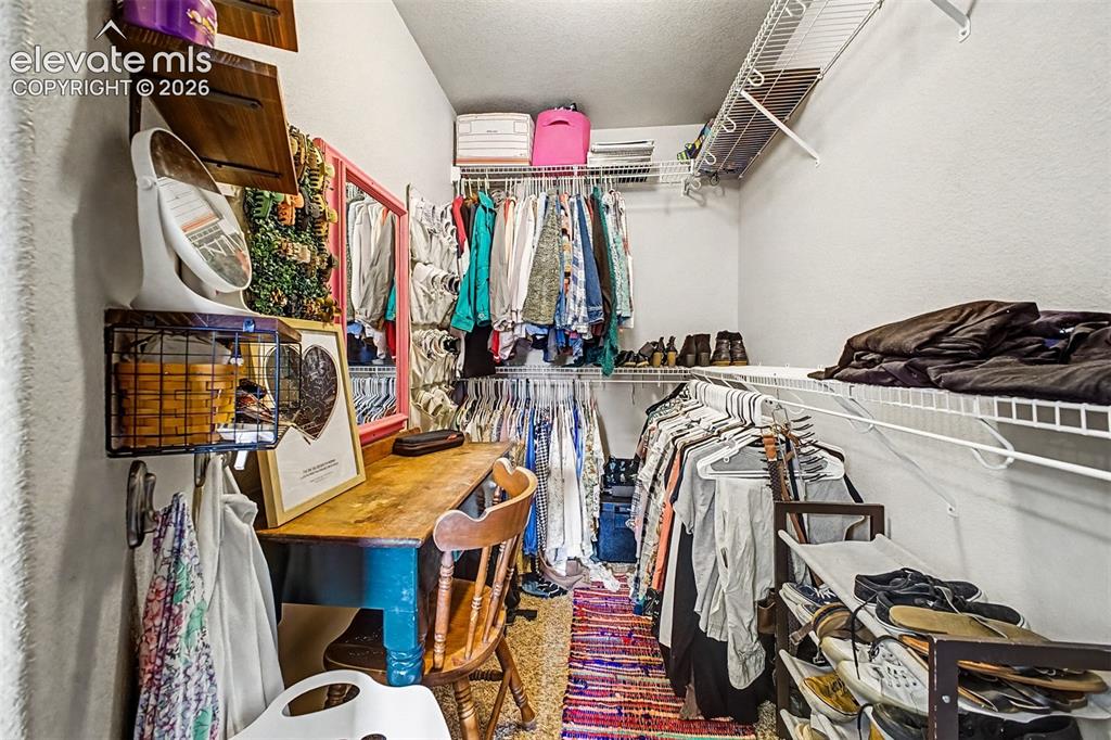 Image 17 of 28: Closet