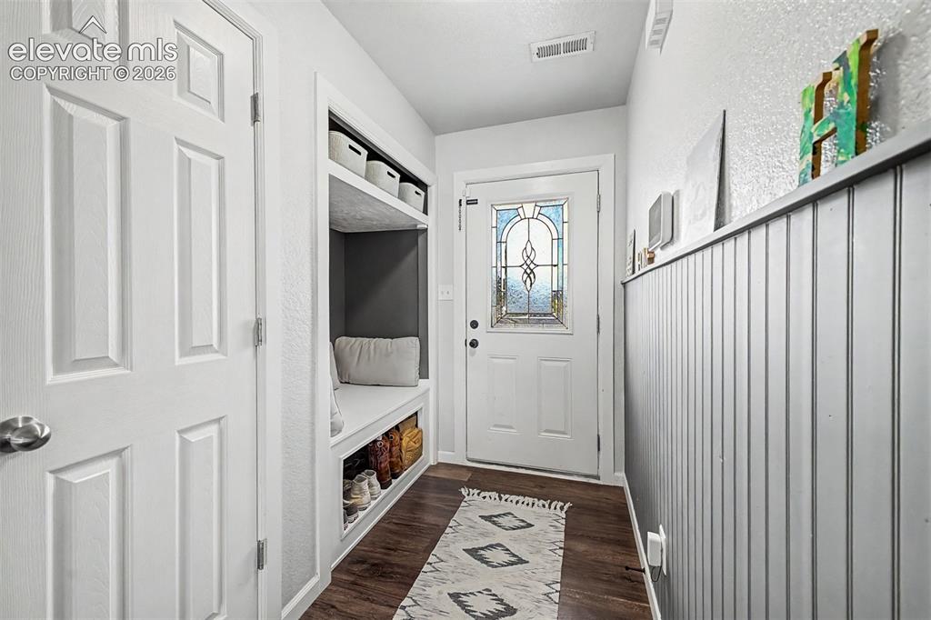 Image 2 of 28: Mud Room