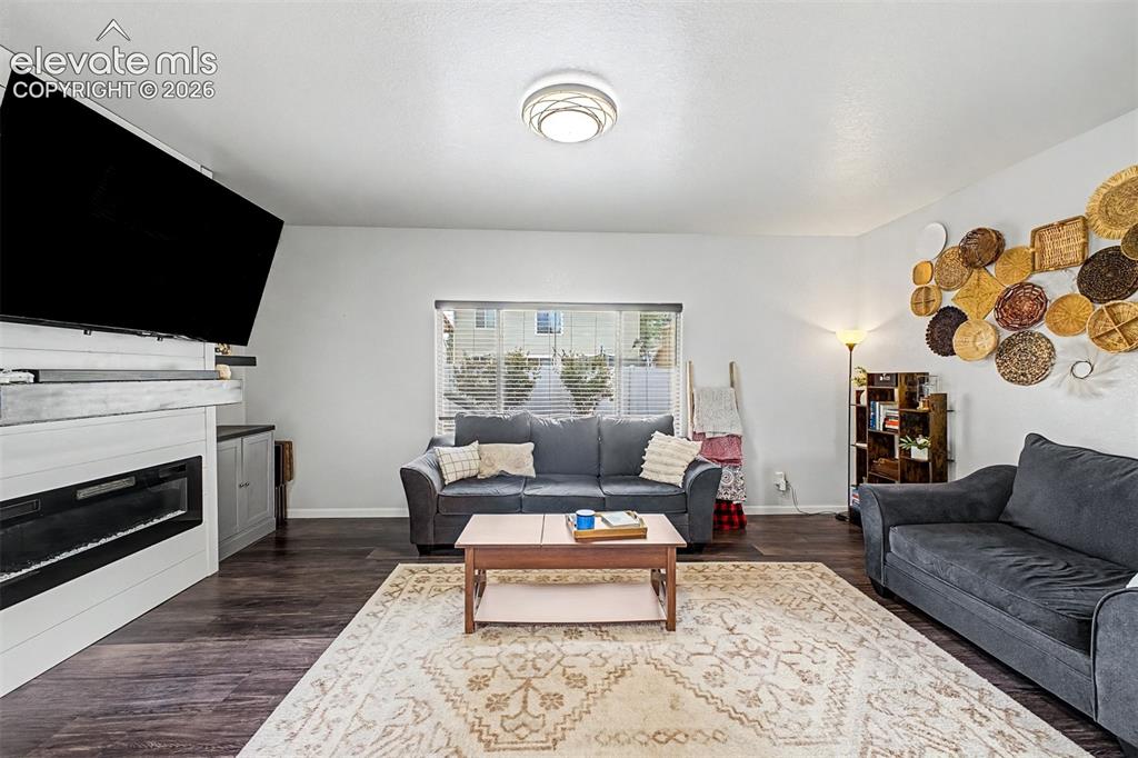 Image 6 of 28: Living Room