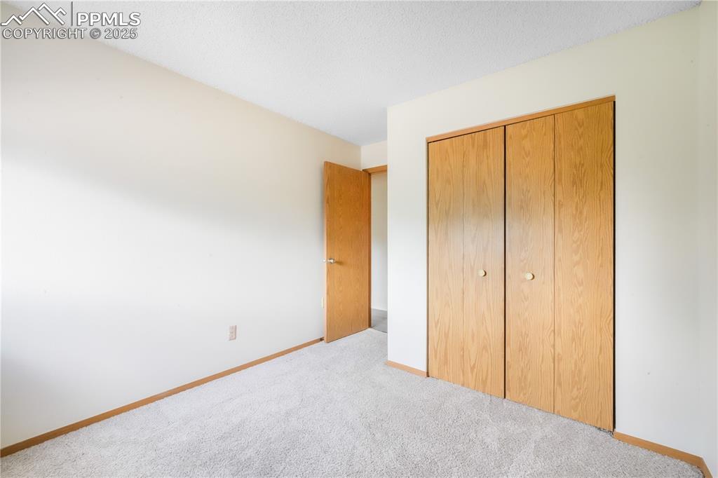 Image 37 of 50: Bedroom