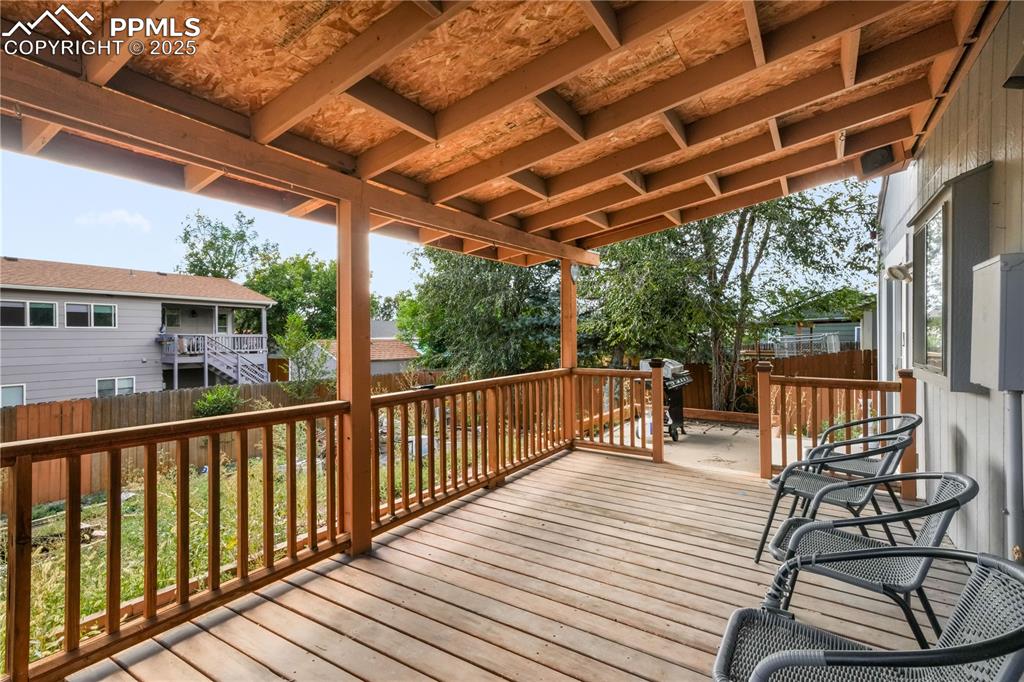 Image 43 of 50: Deck