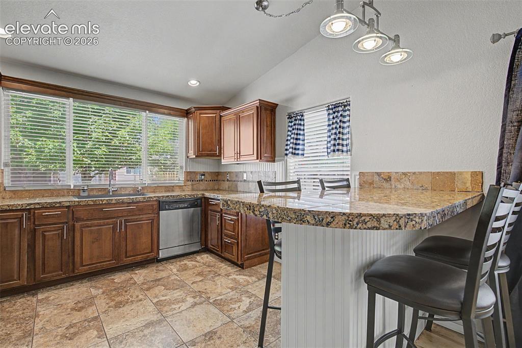 Image 8 of 45: Kitchen