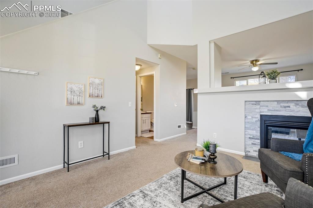 Image 10 of 50: Sitting Room