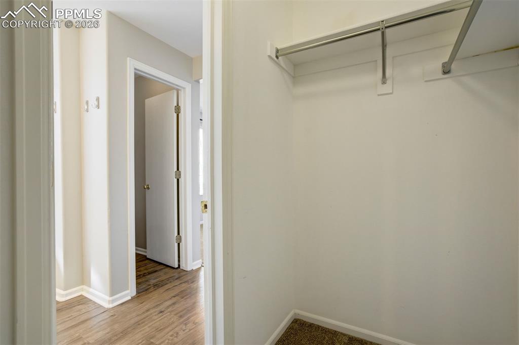 Image 35 of 50: Closet