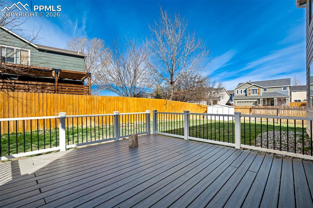 Image 46 of 50: Deck