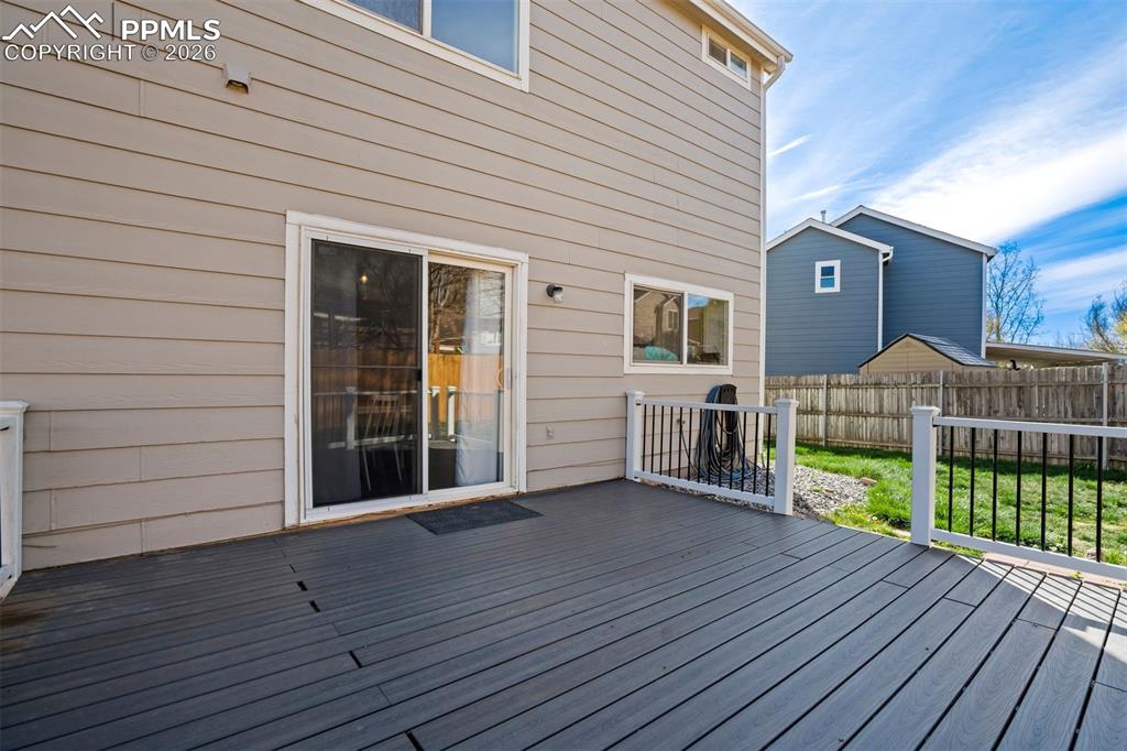 Image 47 of 50: Deck