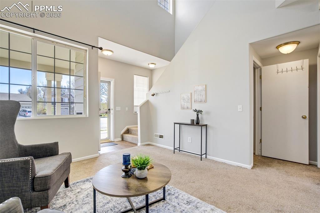 Image 6 of 50: Living Room