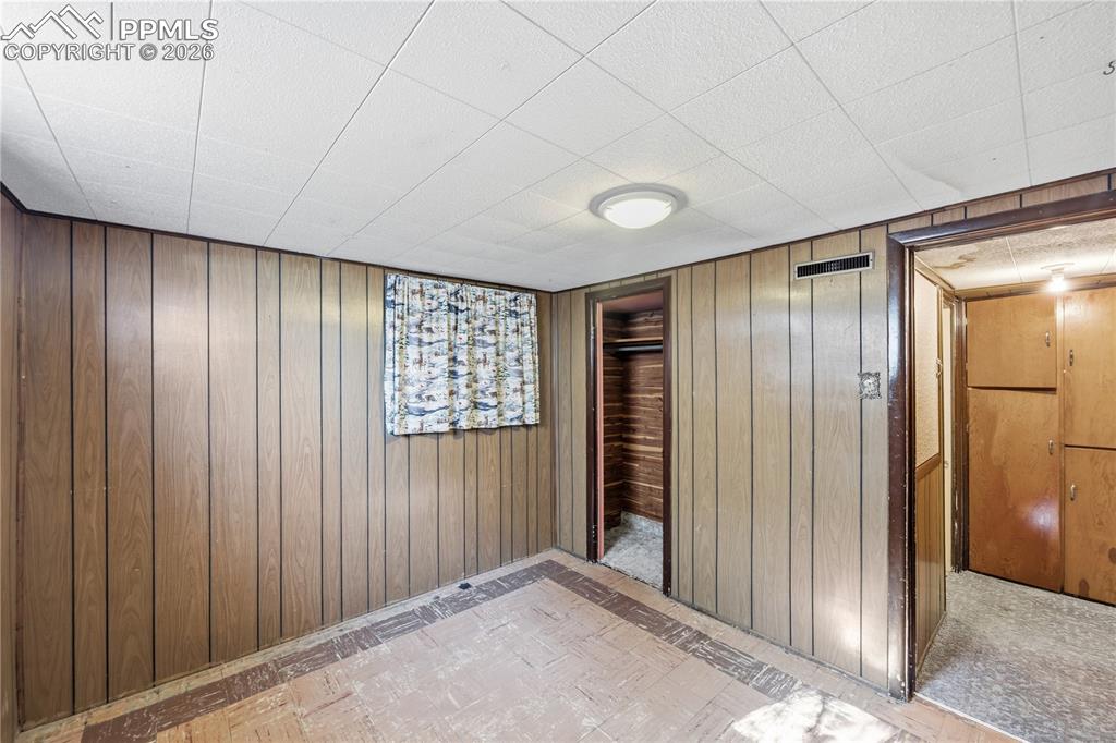 Image 13 of 19: Bedroom