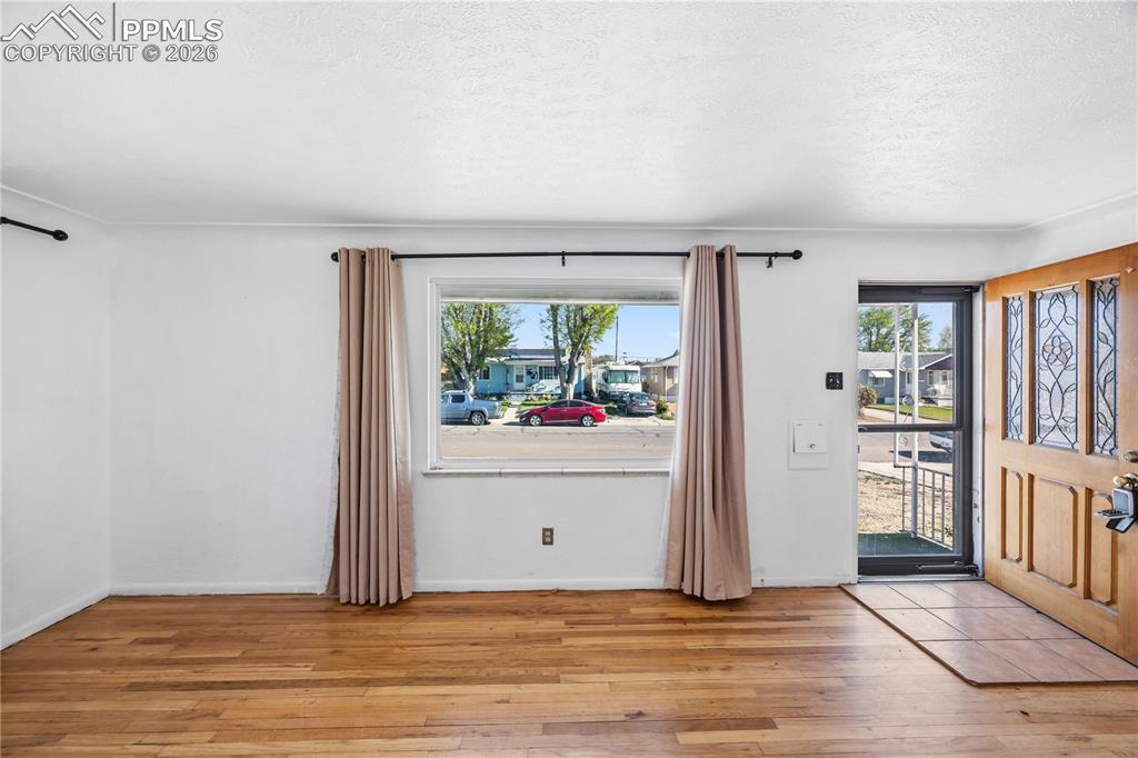 Image 3 of 19: Living Room