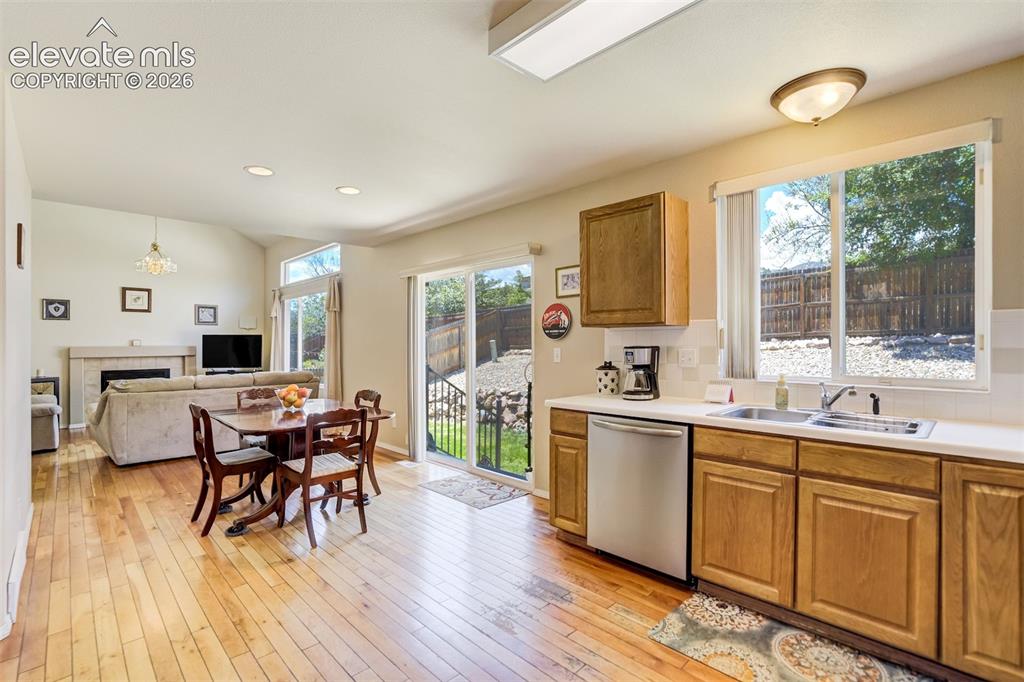 Image 16 of 38: Kitchen