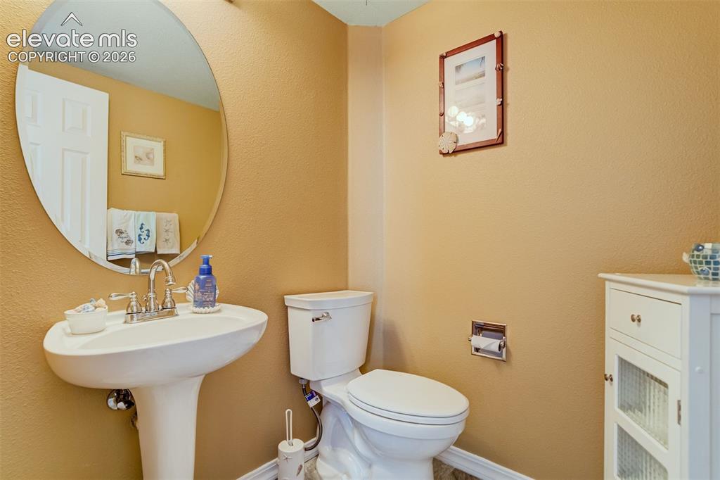 Image 18 of 38: Bathroom