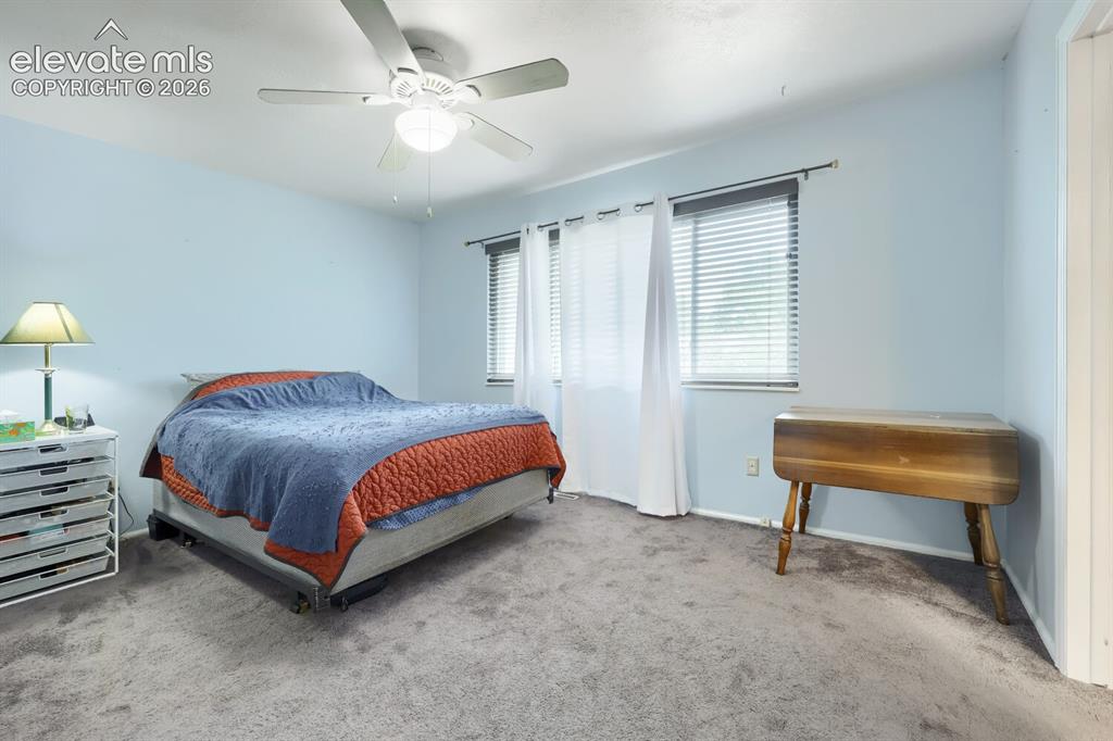 Image 19 of 28: Bedroom