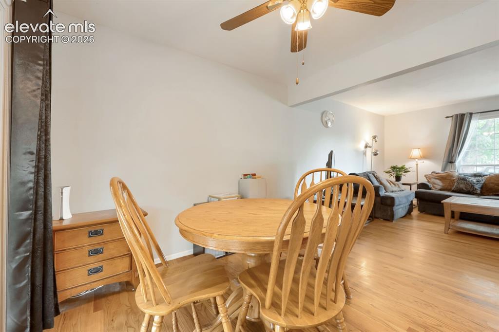 Image 7 of 28: Dining Area