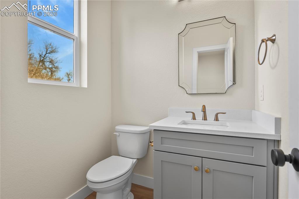 Image 21 of 32: Bathroom