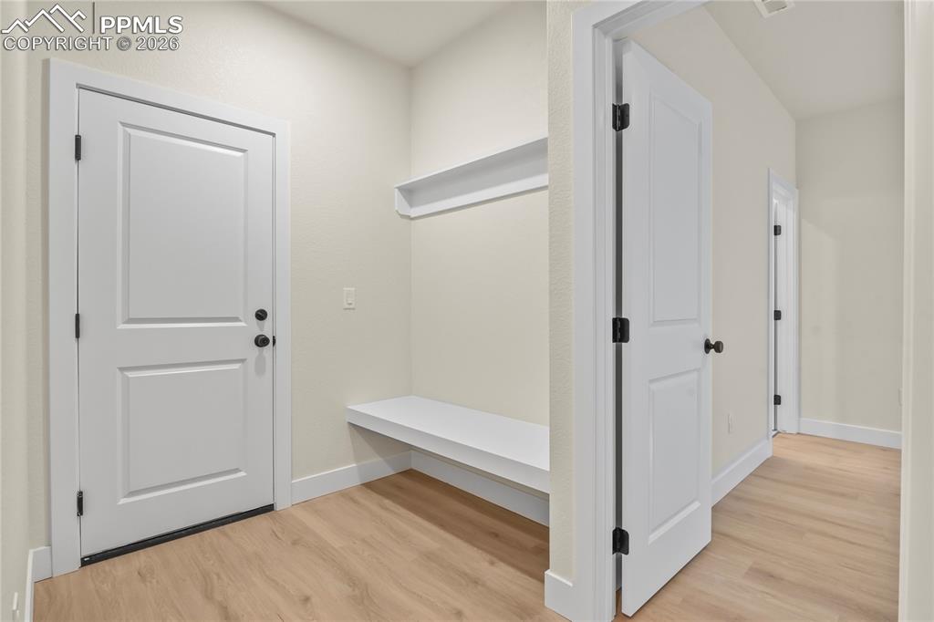 Image 27 of 32: Mud Room