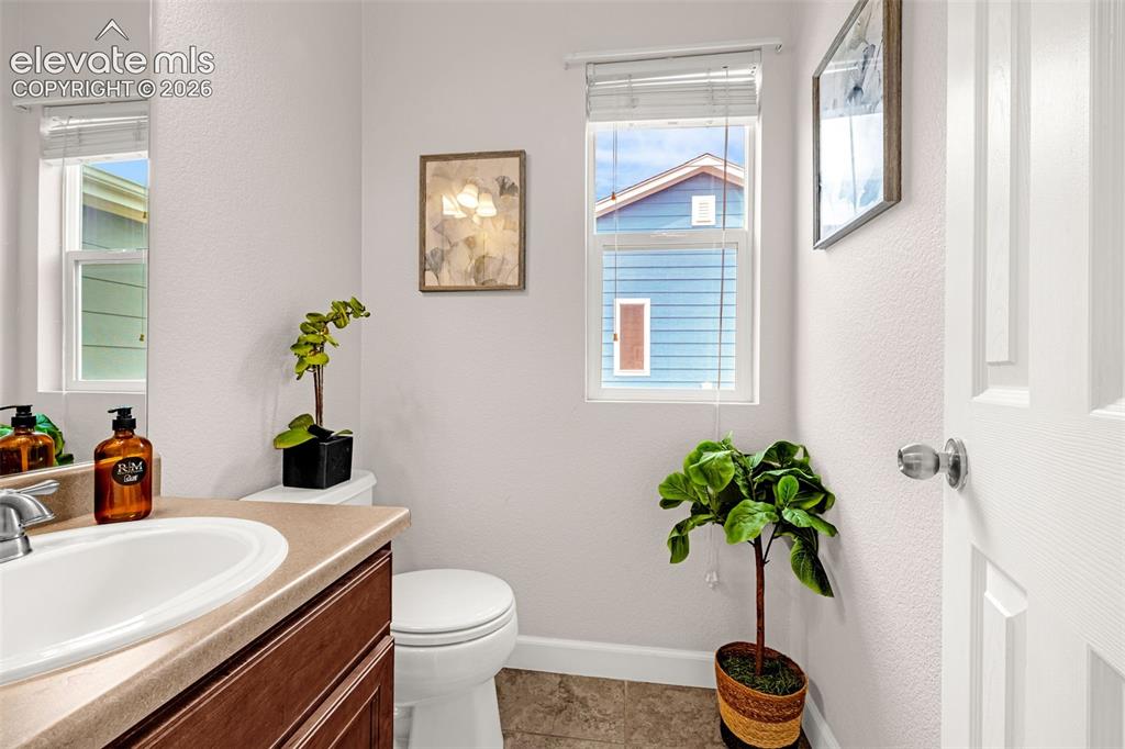 Image 11 of 50: Bathroom