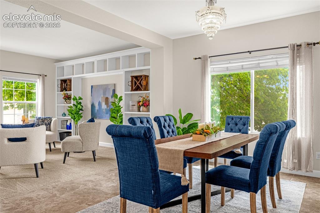 Image 7 of 50: Dining Area